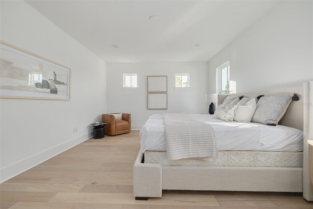 For Sale: $1,399,000 (5 beds, 3 baths, 2990 Square Feet)