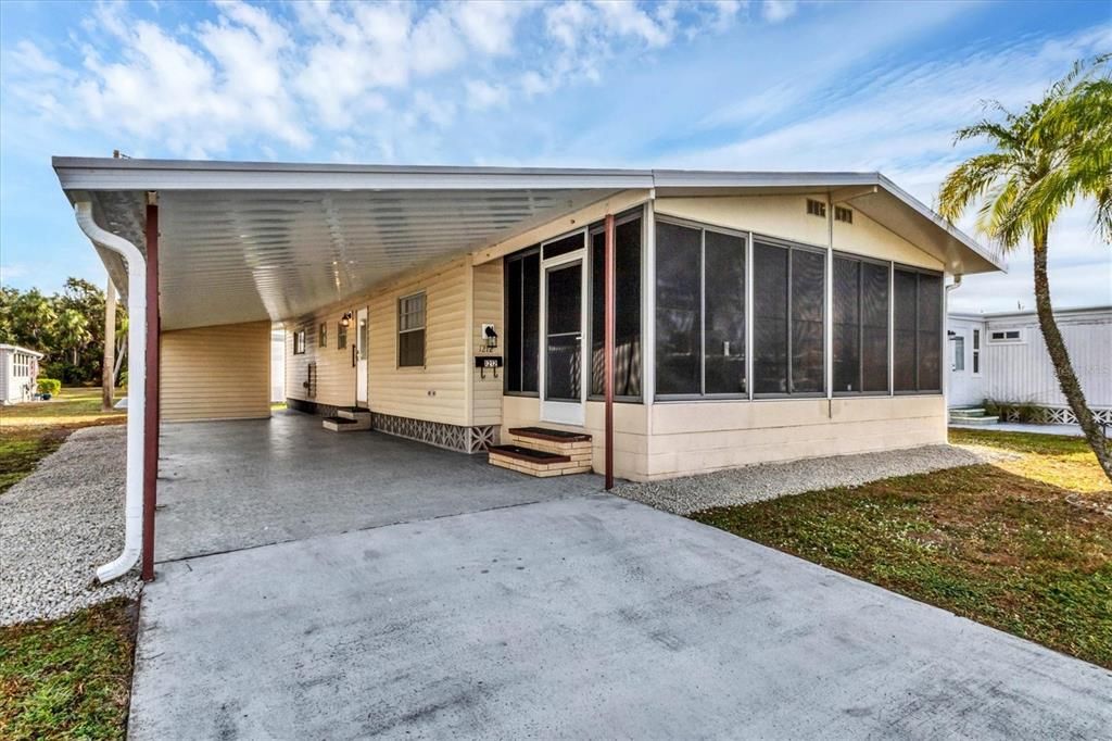 For Sale: $175,500 (2 beds, 2 baths, 1256 Square Feet)