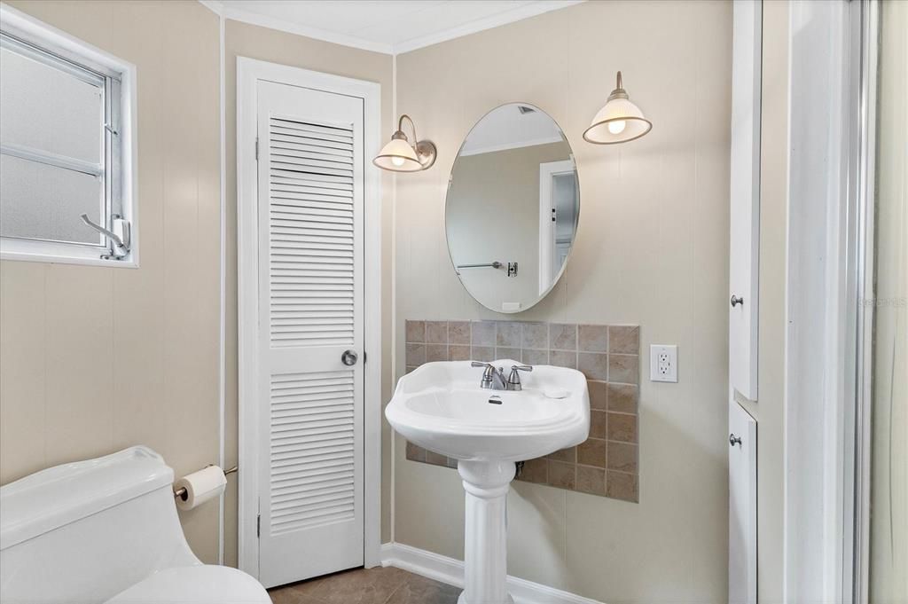 For Sale: $175,500 (2 beds, 2 baths, 1256 Square Feet)