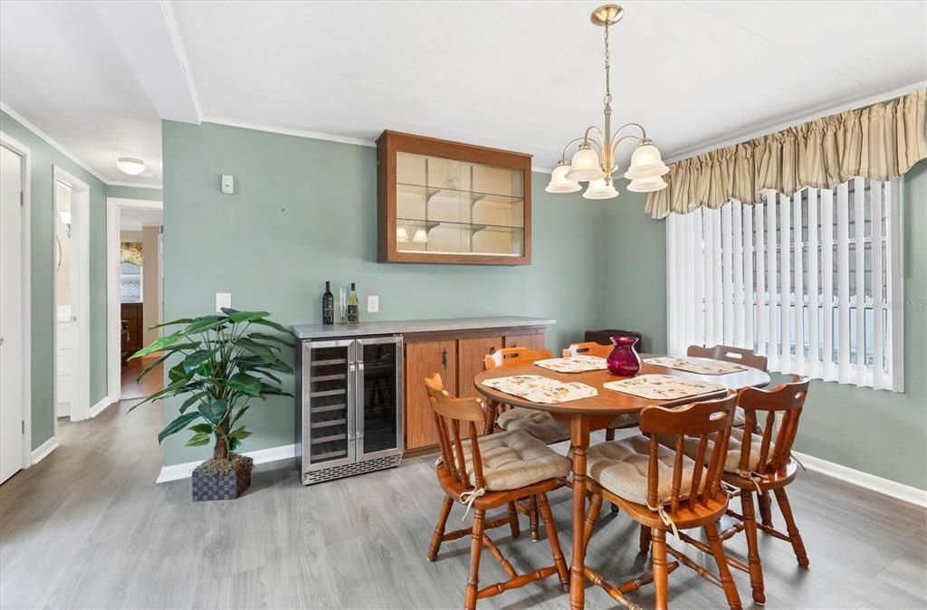 For Sale: $175,500 (2 beds, 2 baths, 1256 Square Feet)