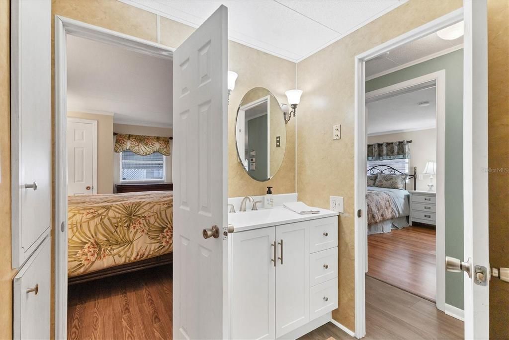 For Sale: $175,500 (2 beds, 2 baths, 1256 Square Feet)