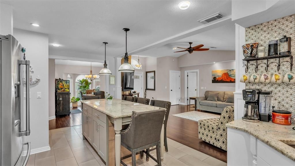 En Venta: $460,000 (3 camas, 2 baños, 2072 Pies cuadrados)