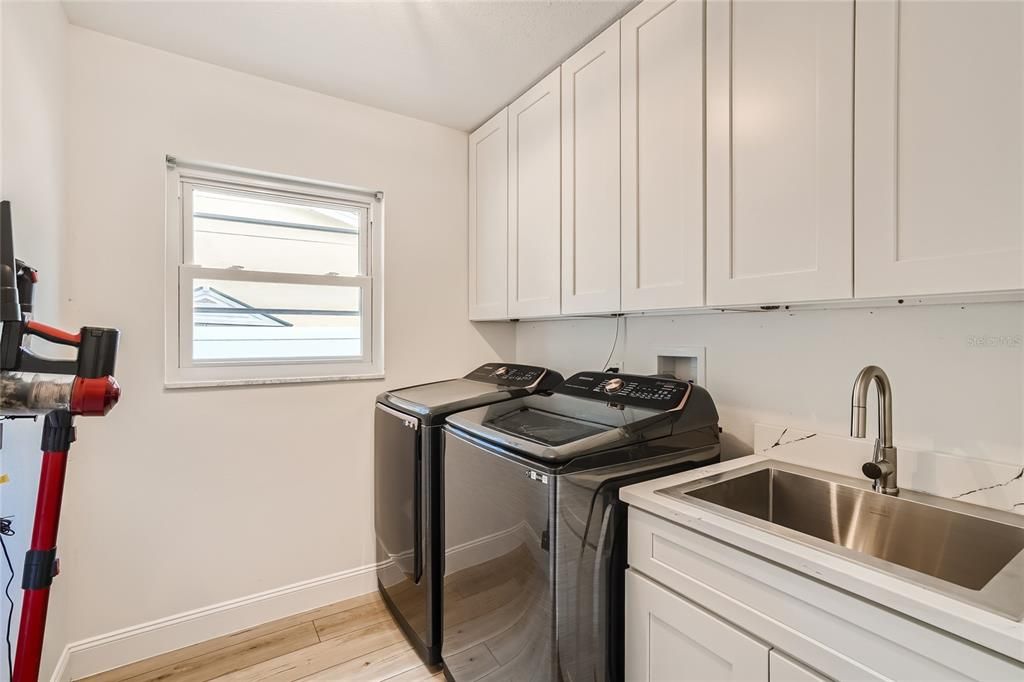 待售: $850,000 (4 贝兹, 3 浴室, 2236 平方英尺)