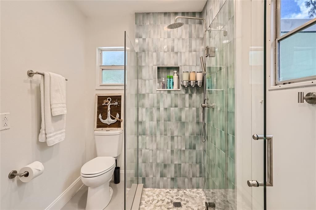 待售: $850,000 (4 贝兹, 3 浴室, 2236 平方英尺)