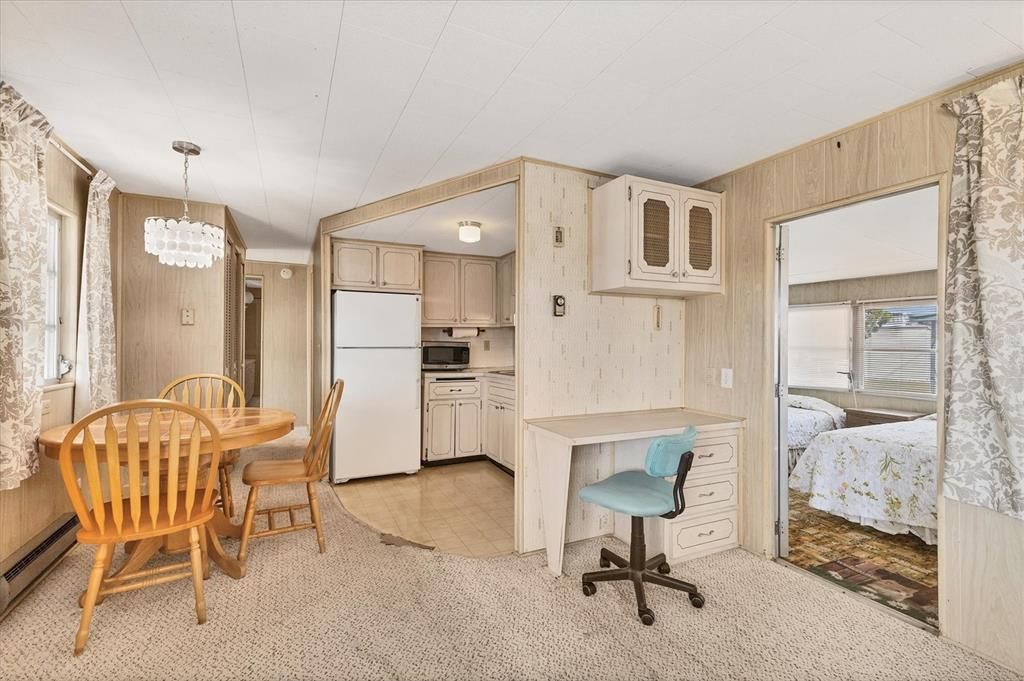 For Sale: $49,900 (1 beds, 1 baths, 552 Square Feet)