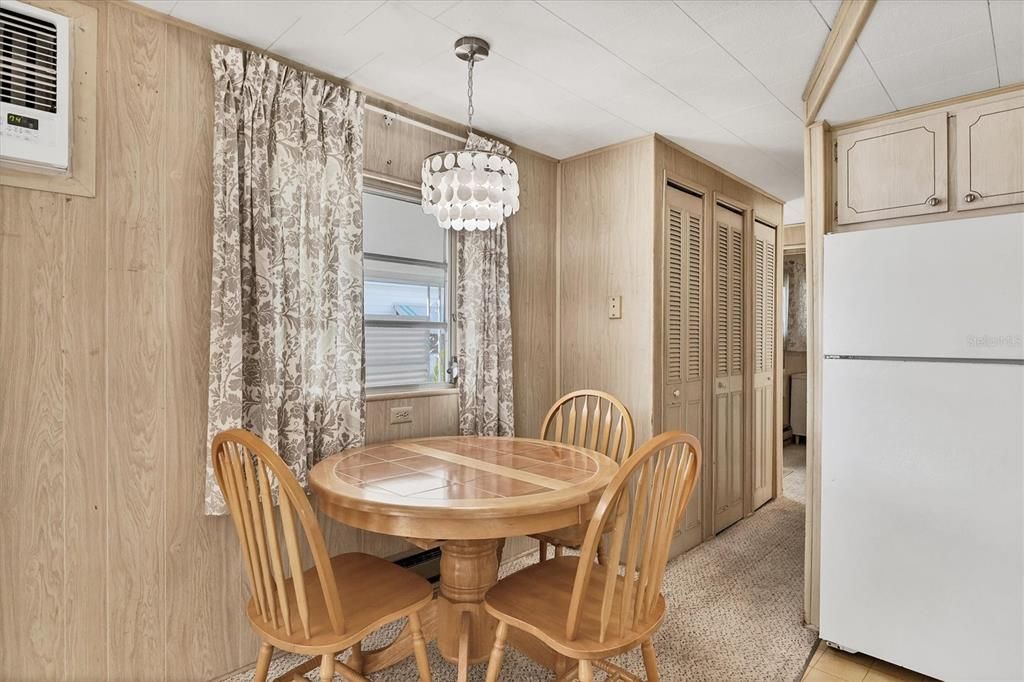 For Sale: $49,900 (1 beds, 1 baths, 552 Square Feet)