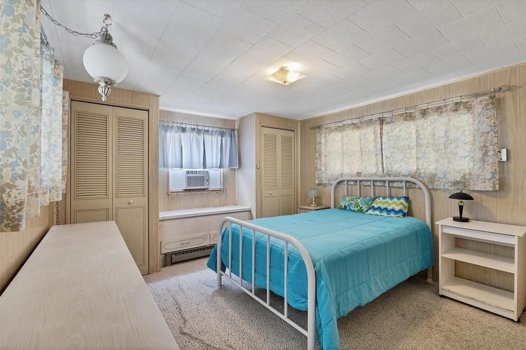 For Sale: $49,900 (1 beds, 1 baths, 552 Square Feet)