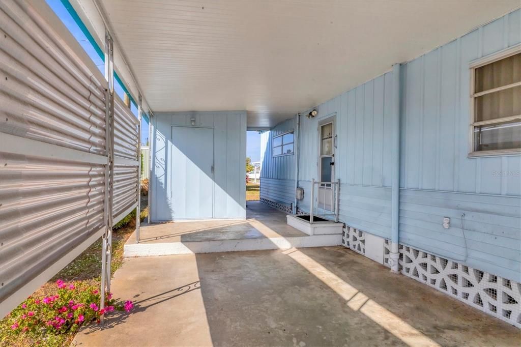 For Sale: $49,900 (1 beds, 1 baths, 552 Square Feet)