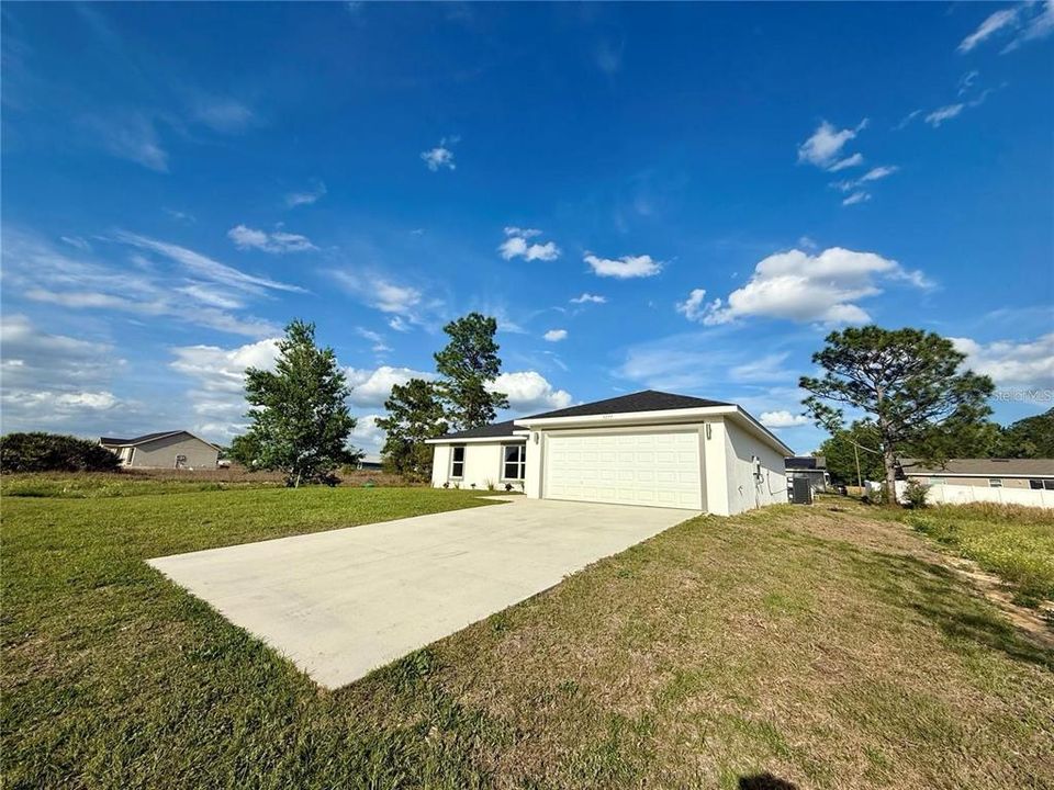 For Rent: $1,650 (3 beds, 2 baths, 1270 Square Feet)