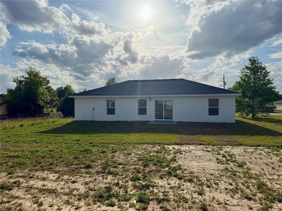 For Rent: $1,650 (3 beds, 2 baths, 1270 Square Feet)