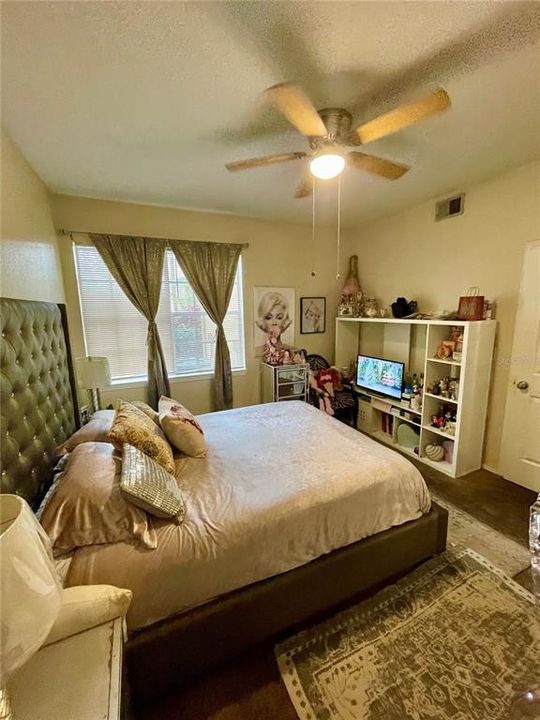 For Sale: $175,000 (2 beds, 1 baths, 933 Square Feet)