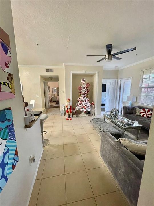 For Sale: $175,000 (2 beds, 1 baths, 933 Square Feet)