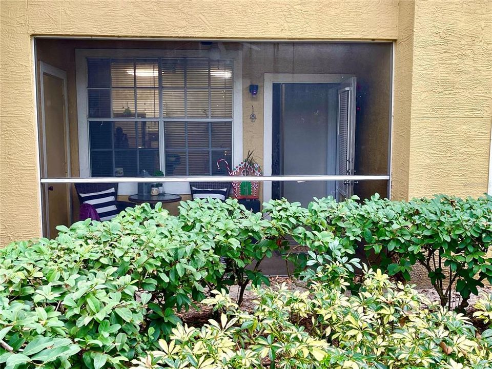 For Sale: $175,000 (2 beds, 1 baths, 933 Square Feet)