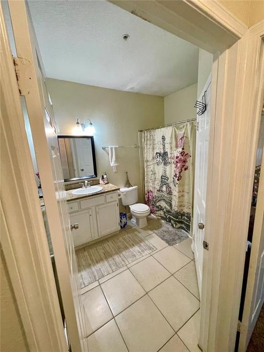 For Sale: $175,000 (2 beds, 1 baths, 933 Square Feet)