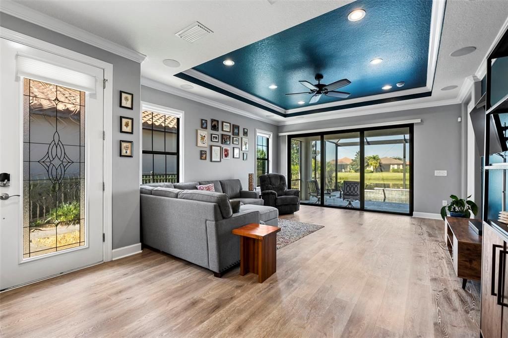 For Sale: $550,000 (3 beds, 2 baths, 1912 Square Feet)