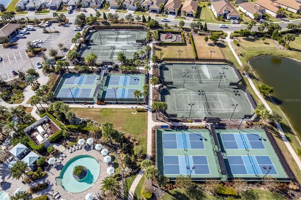 For Sale: $550,000 (3 beds, 2 baths, 1912 Square Feet)