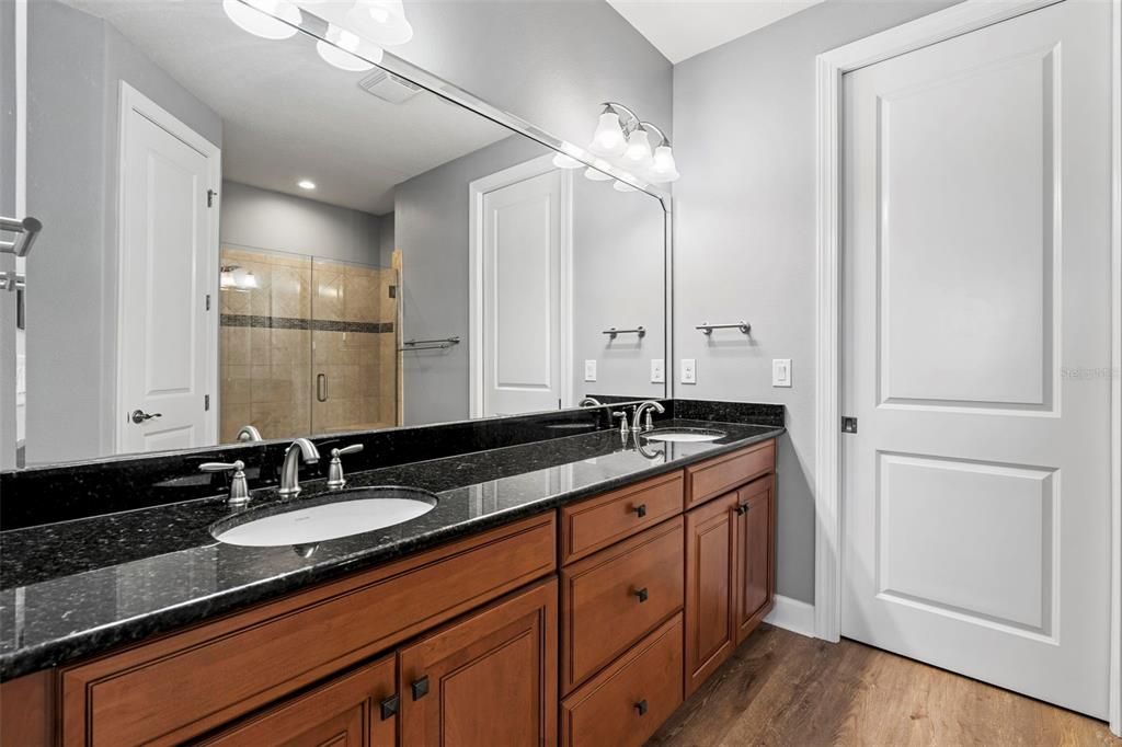 For Sale: $550,000 (3 beds, 2 baths, 1912 Square Feet)