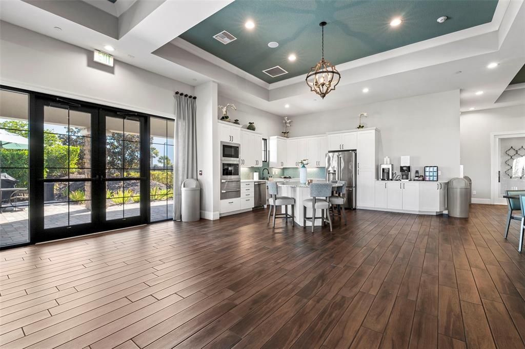 For Sale: $550,000 (3 beds, 2 baths, 1912 Square Feet)