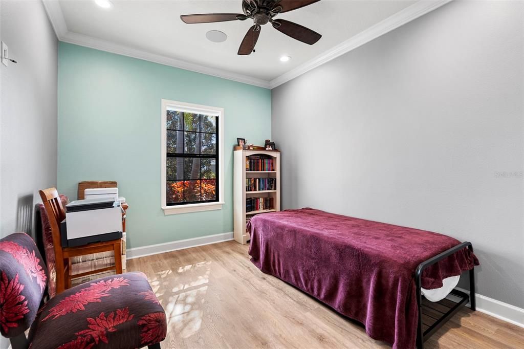 For Sale: $550,000 (3 beds, 2 baths, 1912 Square Feet)