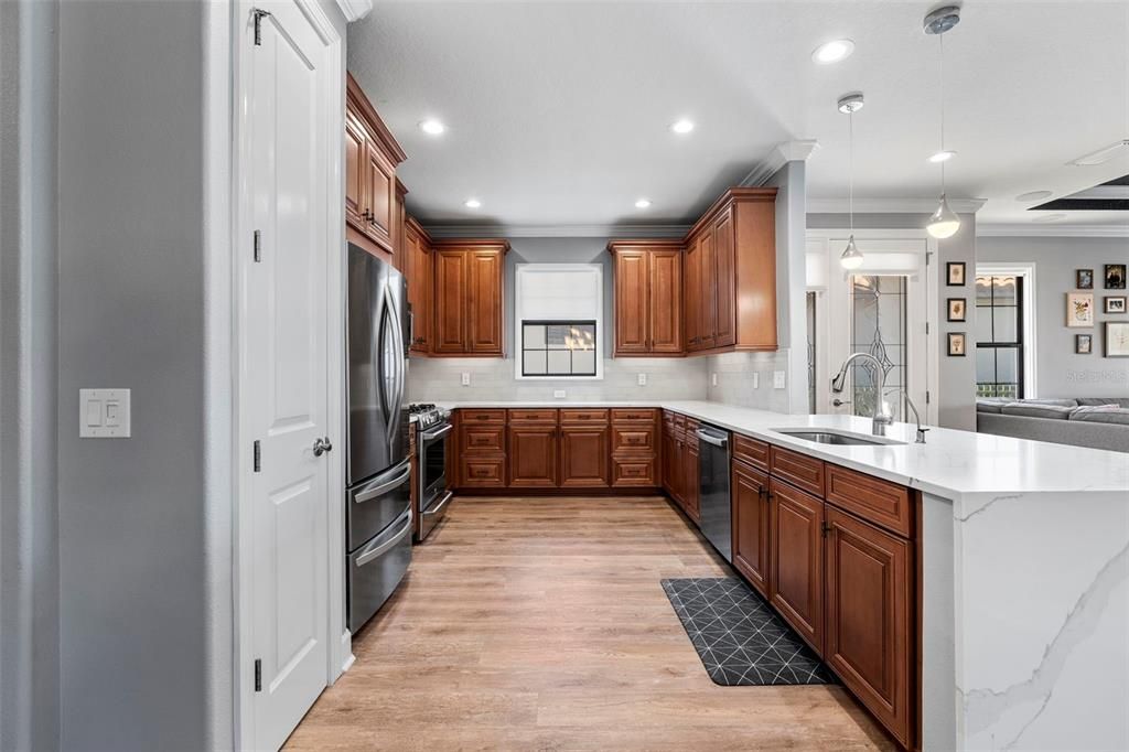 For Sale: $550,000 (3 beds, 2 baths, 1912 Square Feet)