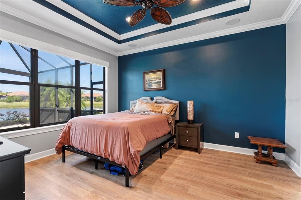 For Sale: $550,000 (3 beds, 2 baths, 1912 Square Feet)