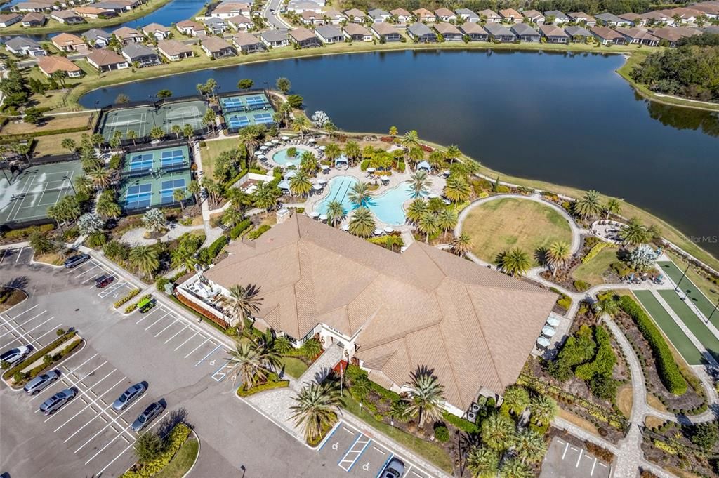 For Sale: $550,000 (3 beds, 2 baths, 1912 Square Feet)