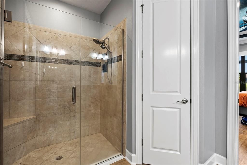 For Sale: $550,000 (3 beds, 2 baths, 1912 Square Feet)