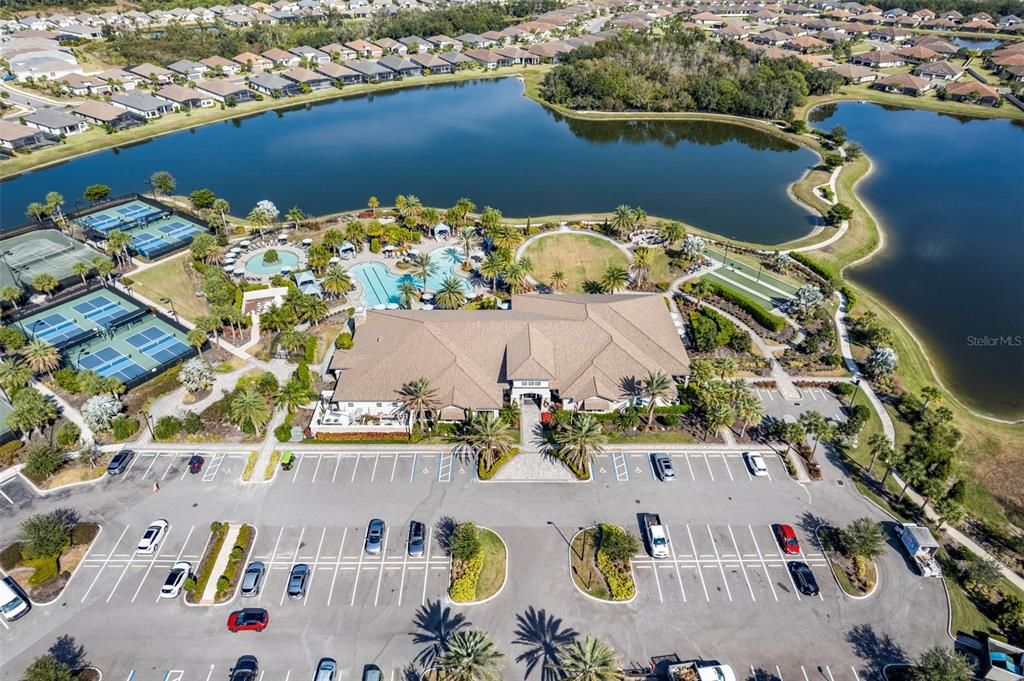 For Sale: $550,000 (3 beds, 2 baths, 1912 Square Feet)