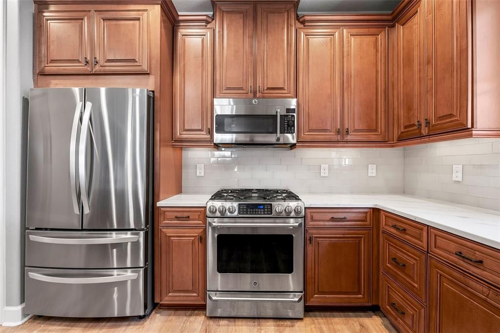 For Sale: $550,000 (3 beds, 2 baths, 1912 Square Feet)