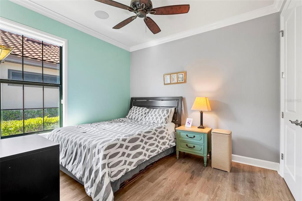 For Sale: $550,000 (3 beds, 2 baths, 1912 Square Feet)