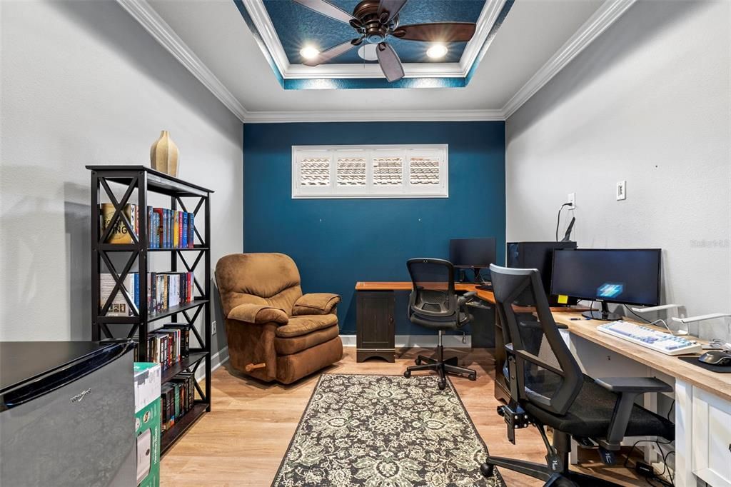 For Sale: $550,000 (3 beds, 2 baths, 1912 Square Feet)