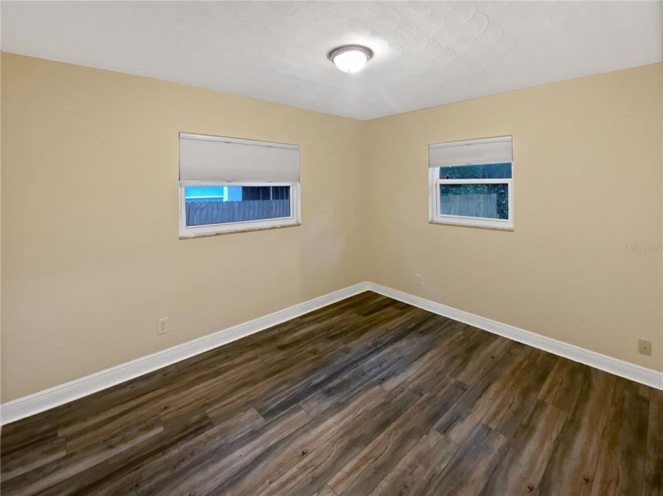 For Sale: $360,000 (2 beds, 2 baths, 1239 Square Feet)