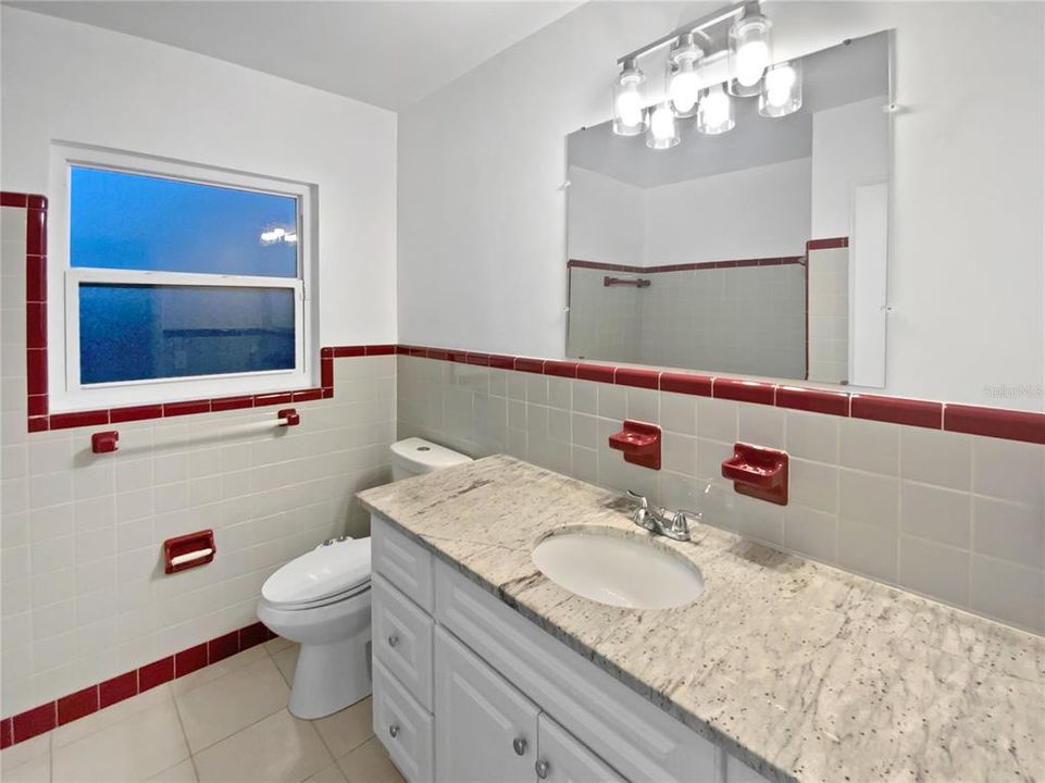 For Sale: $360,000 (2 beds, 2 baths, 1239 Square Feet)