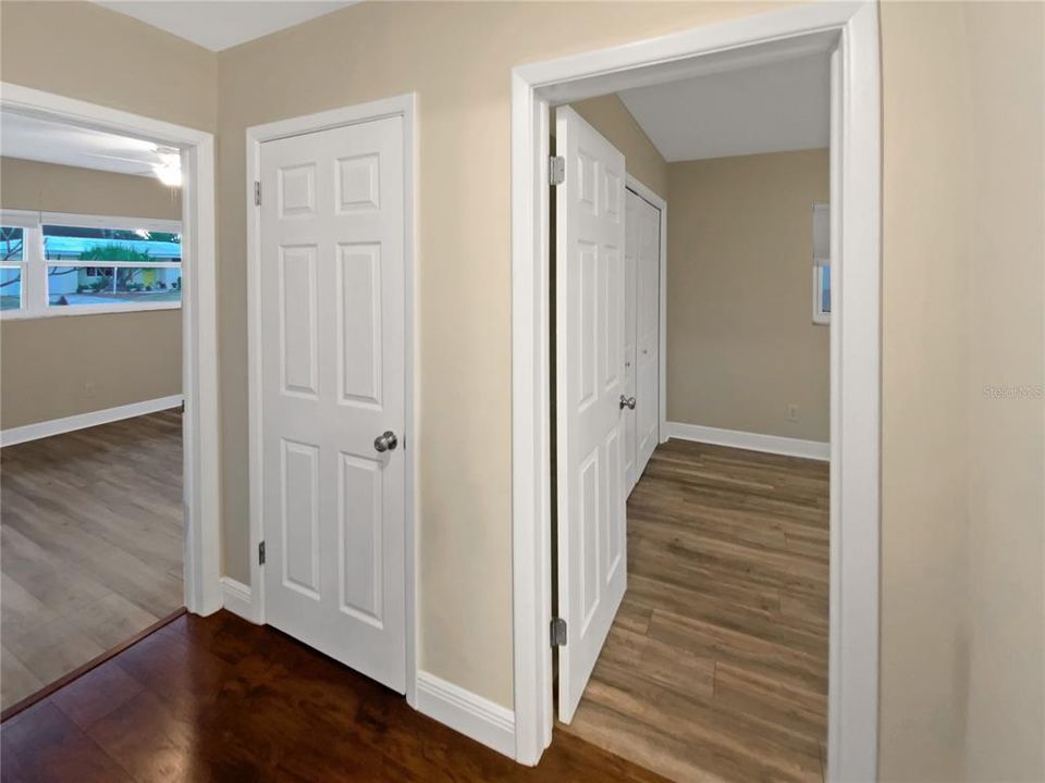 For Sale: $360,000 (2 beds, 2 baths, 1239 Square Feet)