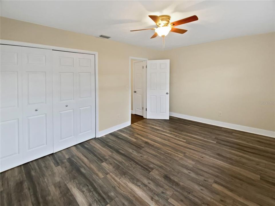 For Sale: $360,000 (2 beds, 2 baths, 1239 Square Feet)