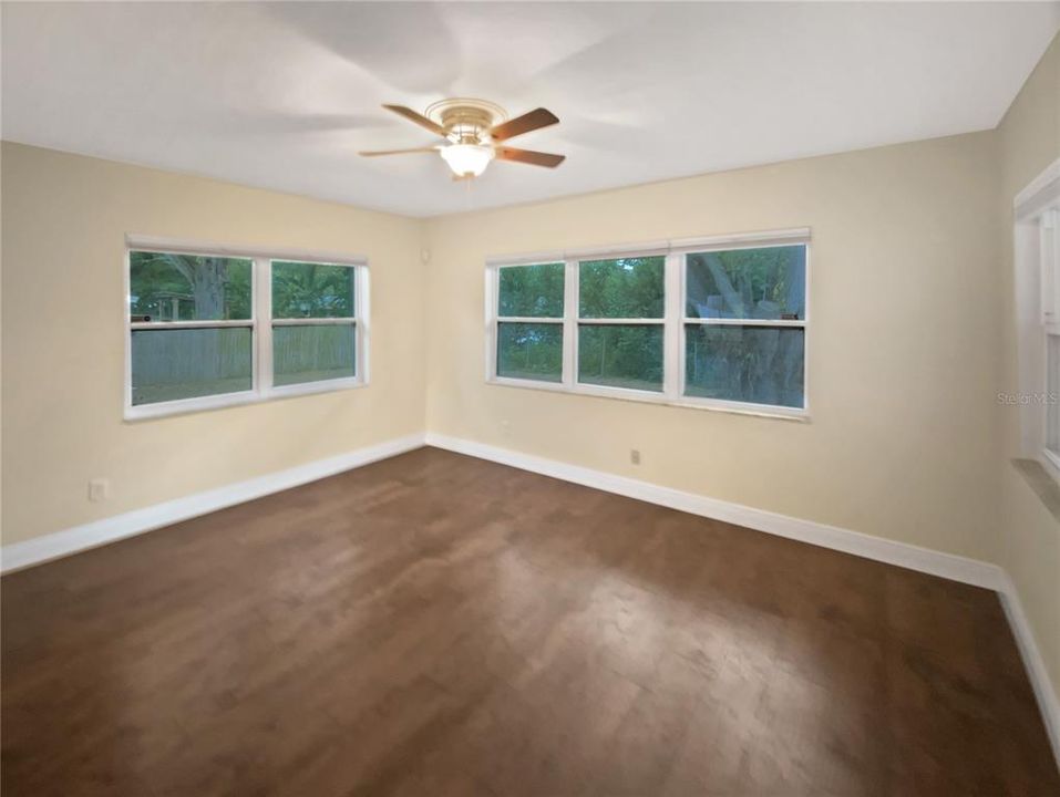 For Sale: $360,000 (2 beds, 2 baths, 1239 Square Feet)