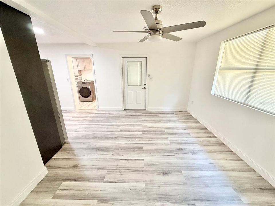 For Sale: $299,900 (3 beds, 2 baths, 1488 Square Feet)