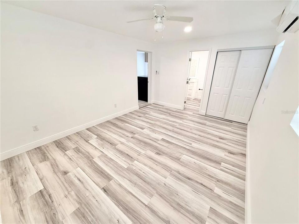 For Sale: $299,900 (3 beds, 2 baths, 1488 Square Feet)