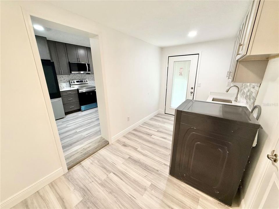 For Sale: $299,900 (3 beds, 2 baths, 1488 Square Feet)