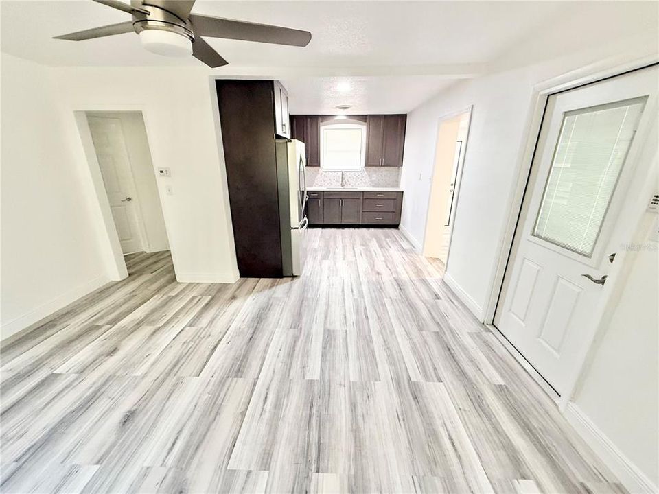 For Sale: $299,900 (3 beds, 2 baths, 1488 Square Feet)