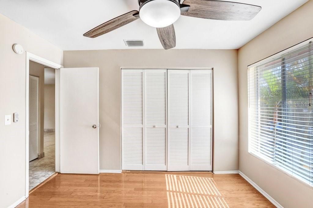 For Sale: $109,900 (2 beds, 2 baths, 1077 Square Feet)