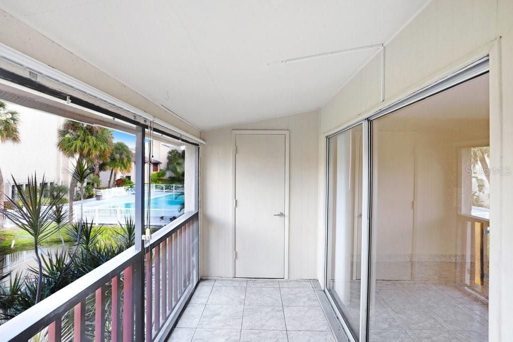 For Sale: $109,900 (2 beds, 2 baths, 1077 Square Feet)