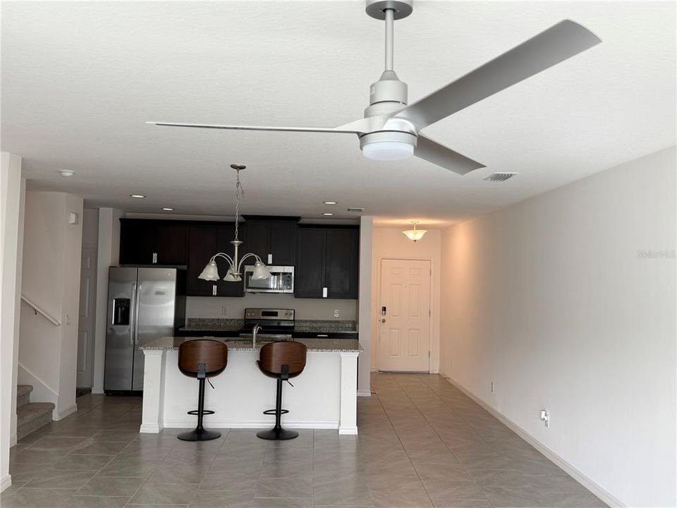 For Rent: $2,300 (4 beds, 2 baths, 1868 Square Feet)