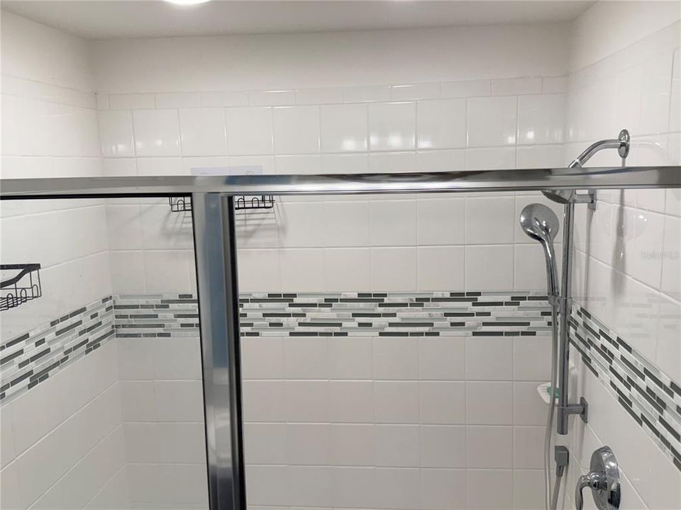 For Rent: $2,300 (4 beds, 2 baths, 1868 Square Feet)