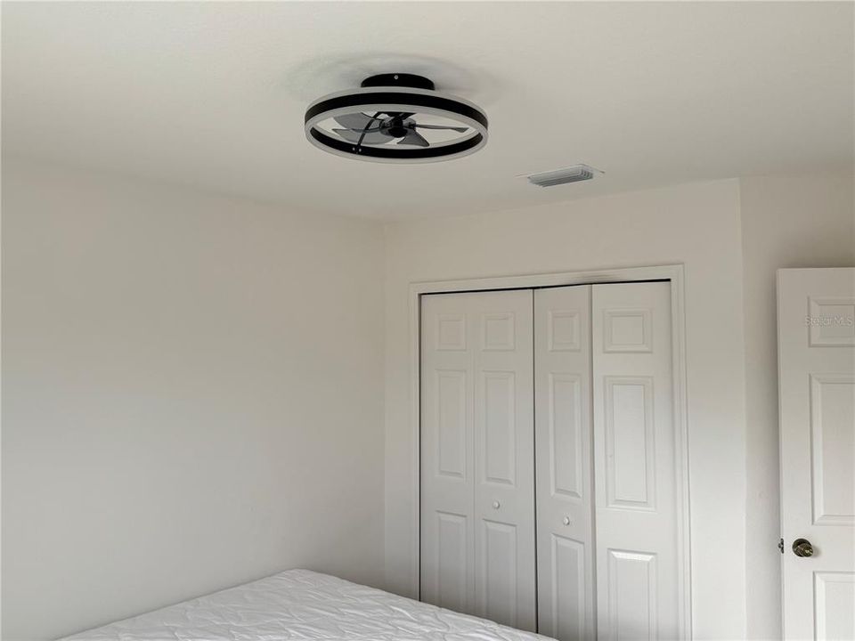 For Rent: $2,300 (4 beds, 2 baths, 1868 Square Feet)