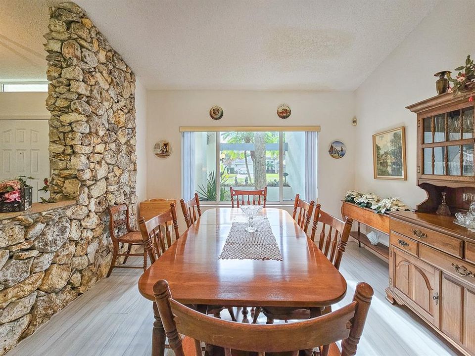 待售: $489,000 (3 贝兹, 2 浴室, 2187 平方英尺)