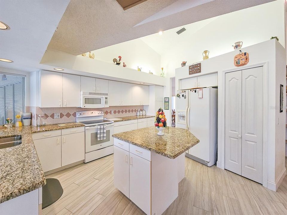 待售: $489,000 (3 贝兹, 2 浴室, 2187 平方英尺)