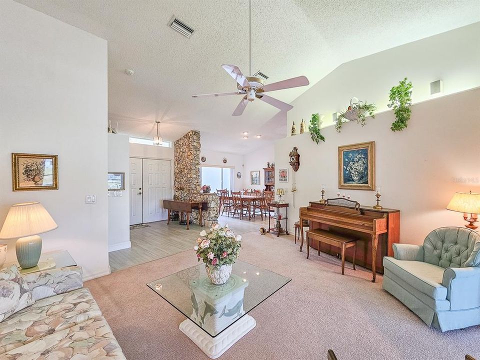 待售: $489,000 (3 贝兹, 2 浴室, 2187 平方英尺)