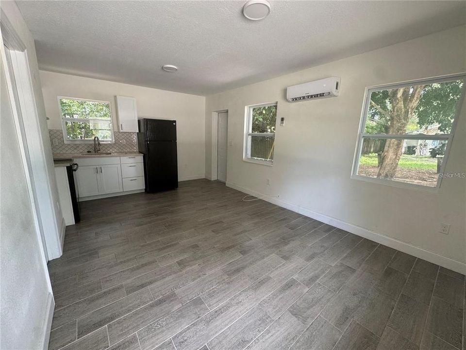 For Rent: $1,400 (1 beds, 1 baths, 600 Square Feet)