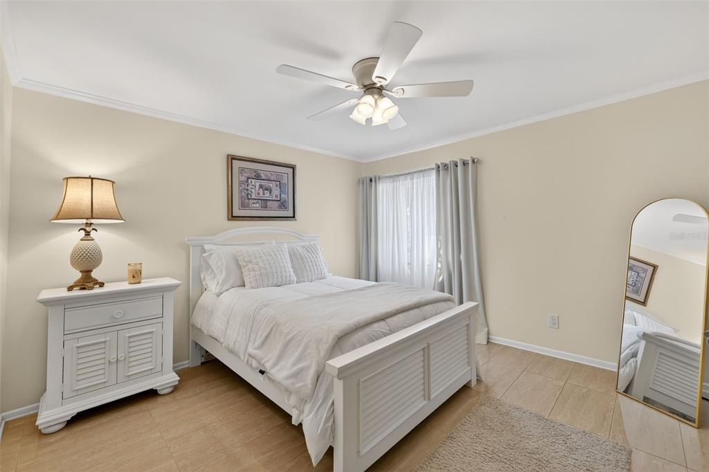 En Venta: $925,000 (3 camas, 3 baños, 1930 Pies cuadrados)